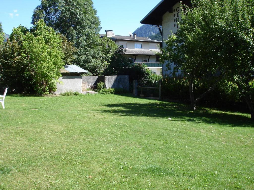 La Ferme Du Chateau Abondance Exterior foto